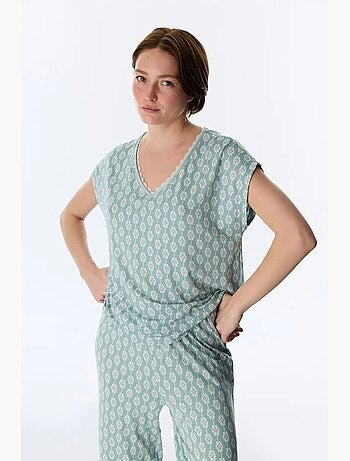 Ensemble de pyjama alia capri trousers à fleurs et manches courtes penti