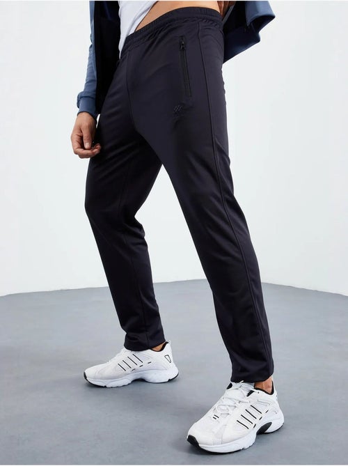 Ensemble de sport homme en maille scuba à col zippé tommy - Kiabi Ensemble de sport homme en maille scuba à col zippé tommy - Kiabi