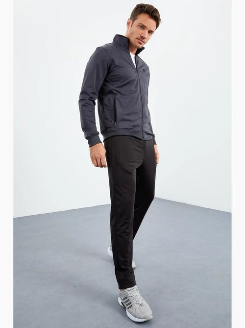Ensemble de sport homme en maille scuba à col zippé tommy - Kiabi Ensemble de sport homme en maille scuba à col zippé tommy - Kiabi