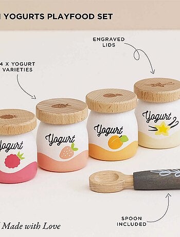 Ensemble de yaourts en bois