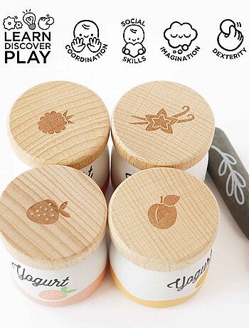 Ensemble de yaourts en bois