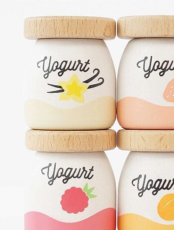 Ensemble de yaourts en bois