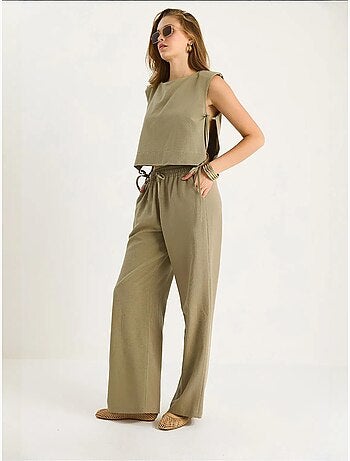 Ensemble deux pièces à col ras du cou et fermeture à nouer avec pantalon large lucci