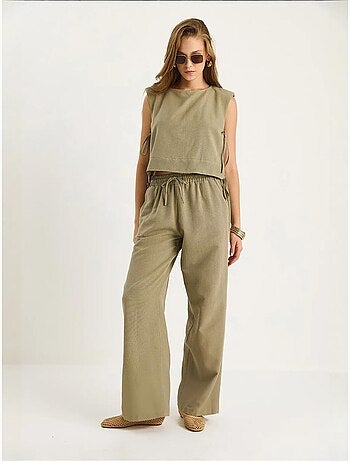 Ensemble deux pièces à col ras du cou et fermeture à nouer avec pantalon large lucci