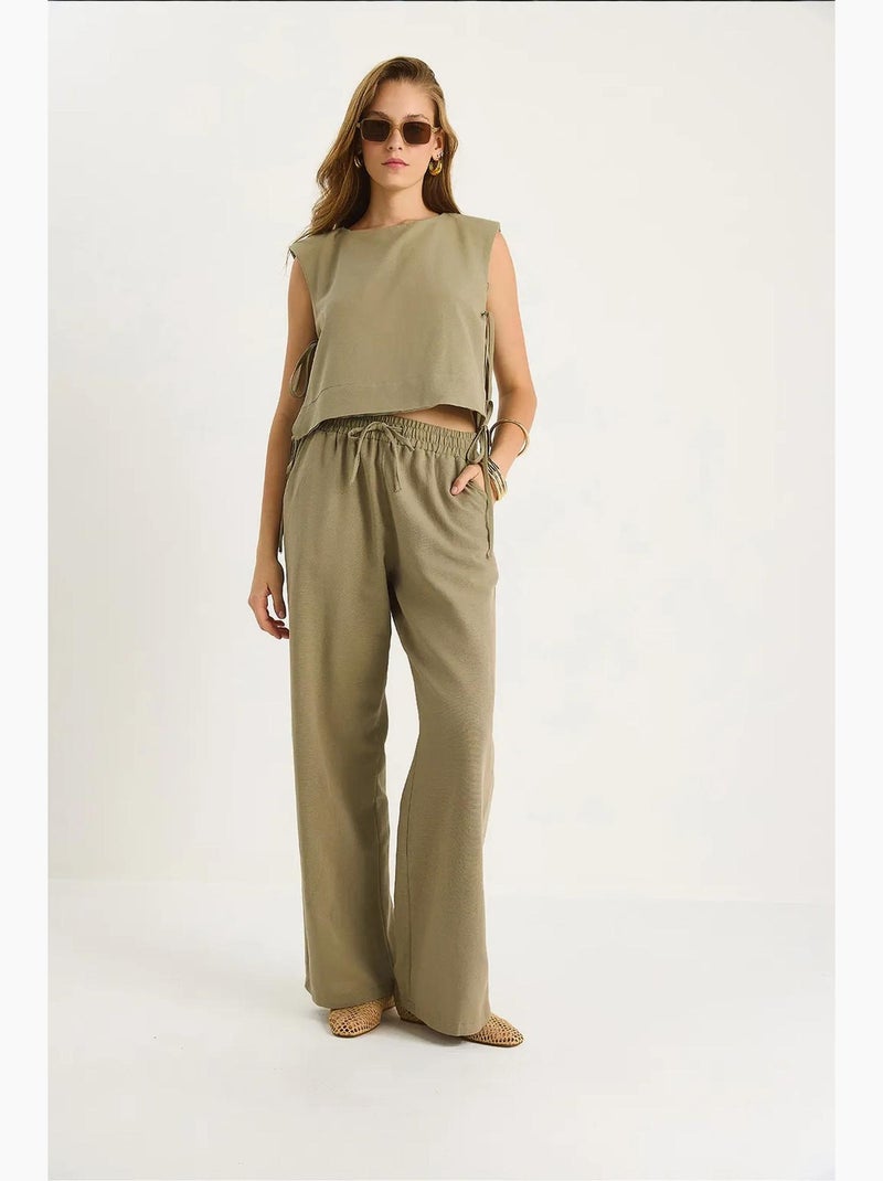 Ensemble deux pièces à col ras du cou et fermeture à nouer avec pantalon large lucci Vert kaki - Kiabi