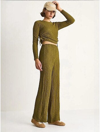 Ensemble deux pièces ajusté avec pantalon évasé lucci