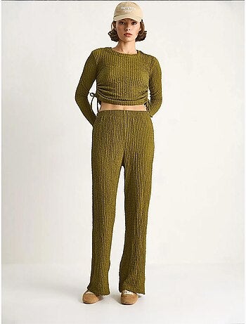 Ensemble deux pièces ajusté avec pantalon évasé lucci
