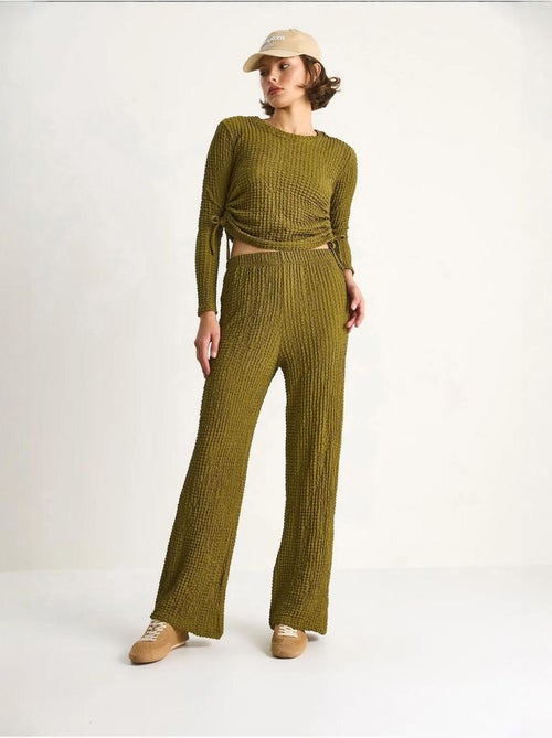 Ensemble deux pièces ajusté avec pantalon évasé lucci - Kiabi Ensemble deux pièces ajusté avec pantalon évasé lucci - Kiabi