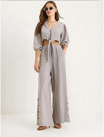Ensemble deux pièces avec chemisier à nouer, ourlet boutonné doublé et pantalon doublé lucci