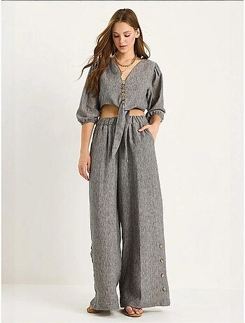 Ensemble deux pièces avec chemisier à nouer, ourlet boutonné doublé et pantalon doublé lucci