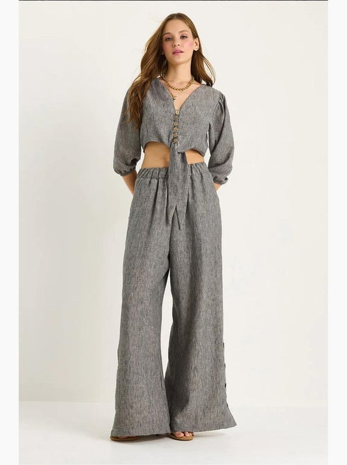 Ensemble deux pièces avec chemisier à nouer, ourlet boutonné doublé et pantalon doublé lucci - Kiabi Ensemble deux pièces avec chemisier à nouer, ourlet boutonné doublé et pantalon doublé lucci - Kiabi