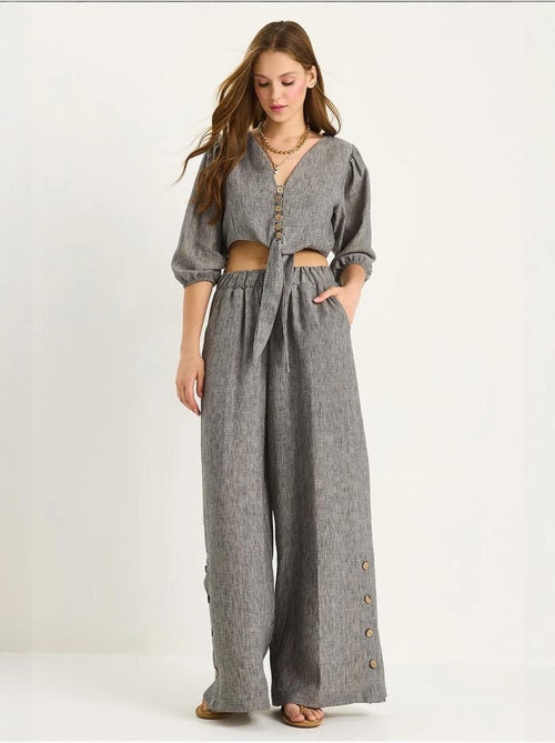 Ensemble deux pièces avec chemisier à nouer, ourlet boutonné doublé et pantalon doublé lucci - Kiabi Ensemble deux pièces avec chemisier à nouer, ourlet boutonné doublé et pantalon doublé lucci - Kiabi