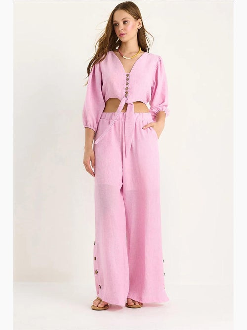 Ensemble deux pièces avec chemisier à nouer, ourlet boutonné doublé et pantalon doublé lucci - Kiabi Ensemble deux pièces avec chemisier à nouer, ourlet boutonné doublé et pantalon doublé lucci - Kiabi