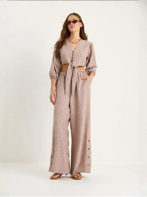 Ensemble deux pièces avec chemisier à nouer, ourlet boutonné doublé et pantalon doublé lucci - Kiabi Ensemble deux pièces avec chemisier à nouer, ourlet boutonné doublé et pantalon doublé lucci - Kiabi