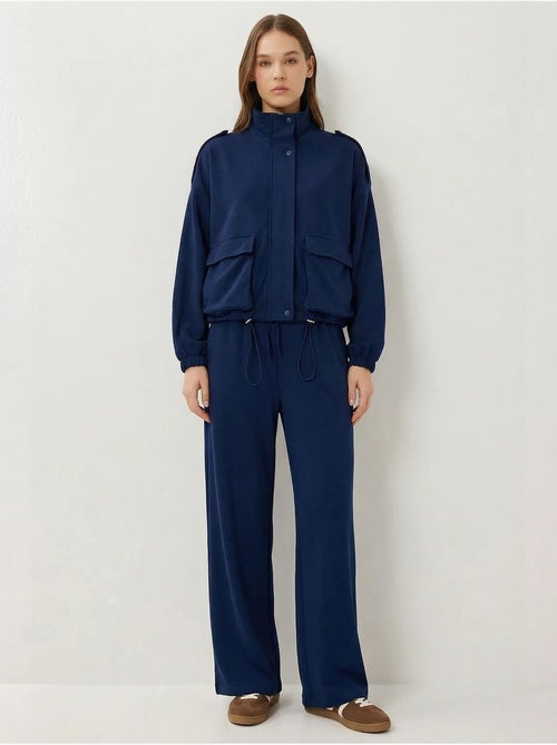 Ensemble deux pièces avec veste à détail poche et pantalon à jambes larges istanbul - Kiabi Ensemble deux pièces avec veste à détail poche et pantalon à jambes larges istanbul - Kiabi