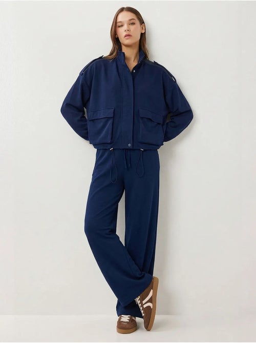 Ensemble deux pièces avec veste à détail poche et pantalon à jambes larges istanbul - Kiabi Ensemble deux pièces avec veste à détail poche et pantalon à jambes larges istanbul - Kiabi