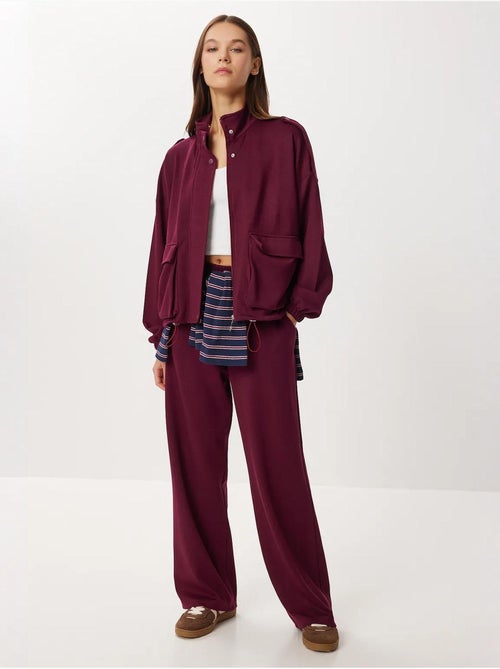 Ensemble deux pièces avec veste à détail poche et pantalon à jambes larges istanbul - Kiabi Ensemble deux pièces avec veste à détail poche et pantalon à jambes larges istanbul - Kiabi