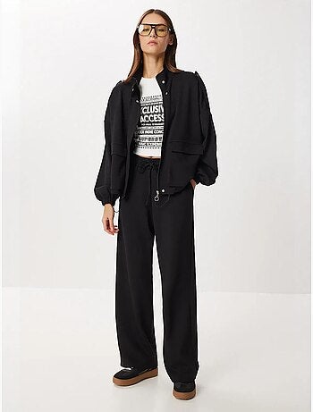 Ensemble deux pièces avec veste à détail poche et pantalon à jambes larges istanbul
