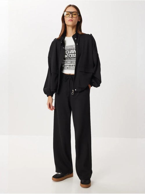 Ensemble deux pièces avec veste à détail poche et pantalon à jambes larges istanbul - Kiabi Ensemble deux pièces avec veste à détail poche et pantalon à jambes larges istanbul - Kiabi