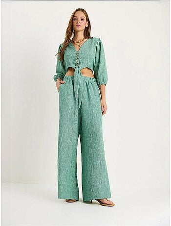Ensemble deux pièces bianco avec chemisier à nouer, ourlet boutonné doublé et pantalon doublé lucci