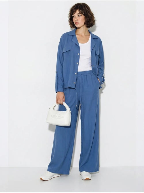 Ensemble deux pièces : blouse et pantalon large en crêpe lucci - Kiabi Ensemble deux pièces : blouse et pantalon large en crêpe lucci - Kiabi