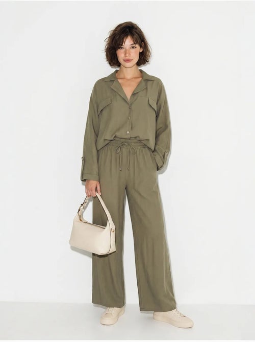 Ensemble deux pièces : blouse et pantalon large en crêpe lucci - Kiabi Ensemble deux pièces : blouse et pantalon large en crêpe lucci - Kiabi