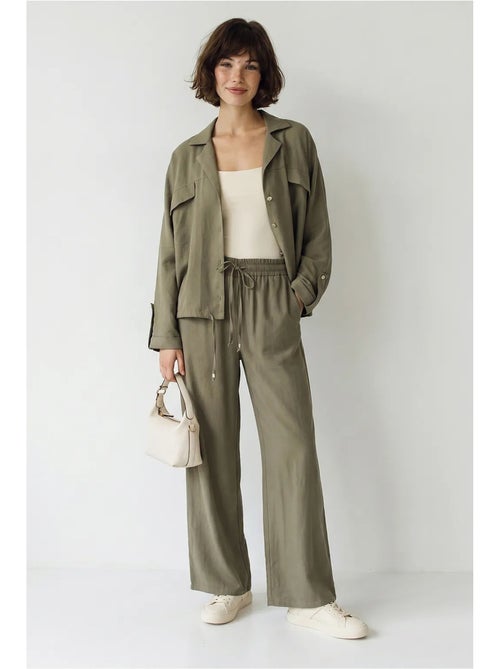 Ensemble deux pièces : blouse et pantalon large en crêpe lucci - Kiabi Ensemble deux pièces : blouse et pantalon large en crêpe lucci - Kiabi