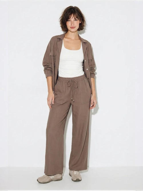 Ensemble deux pièces : blouse et pantalon large en crêpe lucci - Kiabi Ensemble deux pièces : blouse et pantalon large en crêpe lucci - Kiabi