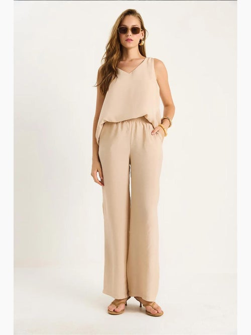 Ensemble deux pièces : chemisier à bretelles et col en v, pantalon palazzo lucci - Kiabi Ensemble deux pièces : chemisier à bretelles et col en v, pantalon palazzo lucci - Kiabi