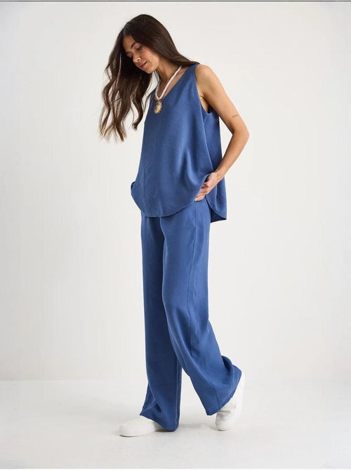 Ensemble deux pièces : chemisier à bretelles et col en v, pantalon palazzo lucci - Kiabi Ensemble deux pièces : chemisier à bretelles et col en v, pantalon palazzo lucci - Kiabi