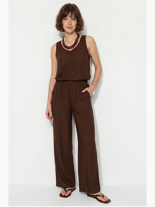 Ensemble deux pièces : chemisier à bretelles et col en v, pantalon palazzo lucci - Kiabi Ensemble deux pièces : chemisier à bretelles et col en v, pantalon palazzo lucci - Kiabi