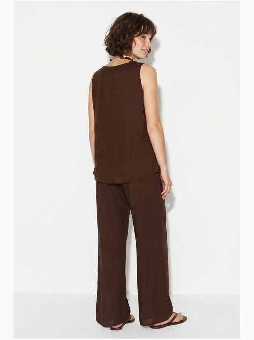 Ensemble deux pièces : chemisier à bretelles et col en v, pantalon palazzo lucci - Kiabi Ensemble deux pièces : chemisier à bretelles et col en v, pantalon palazzo lucci - Kiabi