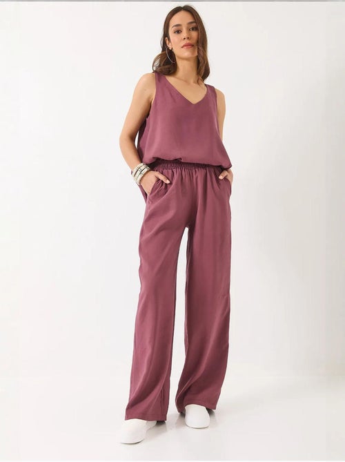 Ensemble deux pièces : chemisier à bretelles et col en v, pantalon palazzo lucci - Kiabi Ensemble deux pièces : chemisier à bretelles et col en v, pantalon palazzo lucci - Kiabi