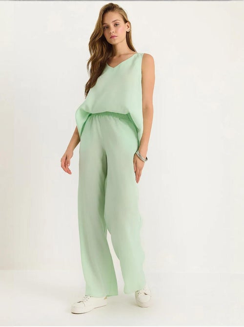 Ensemble deux pièces : chemisier à bretelles et col en v, pantalon palazzo lucci - Kiabi Ensemble deux pièces : chemisier à bretelles et col en v, pantalon palazzo lucci - Kiabi