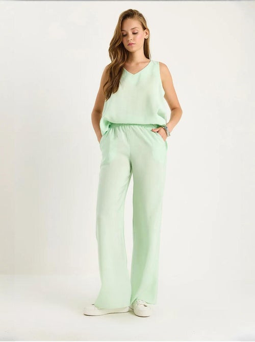 Ensemble deux pièces : chemisier à bretelles et col en v, pantalon palazzo lucci - Kiabi Ensemble deux pièces : chemisier à bretelles et col en v, pantalon palazzo lucci - Kiabi