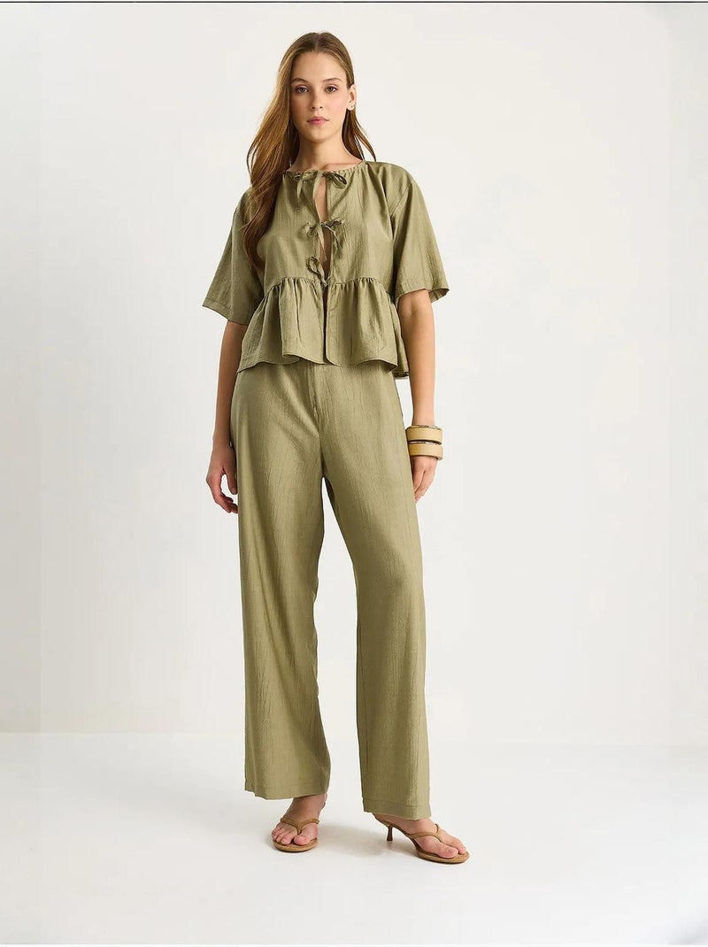 Ensemble deux pièces chemisier et pantalon à manches courtes avec détails noués de bianco lucci Kaki - Kiabi