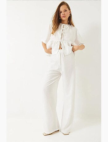 Ensemble deux pièces chemisier et pantalon à manches courtes avec détails noués lucci