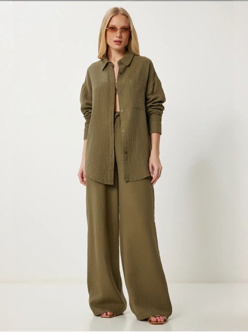 Ensemble deux pièces coordonné à taille haute, jambe large et col chemise istanbul - Kiabi Ensemble deux pièces coordonné à taille haute, jambe large et col chemise istanbul - Kiabi