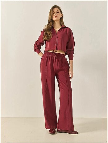 Ensemble deux pièces décontracté en modal avec chemise à col en v et pantalon ample bianco lucci
