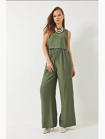 Ensemble deux pièces d'été bianco avec gilet noué et pantalon taille haute lucci