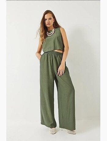 Ensemble deux pièces d'été bianco avec gilet noué et pantalon taille haute lucci