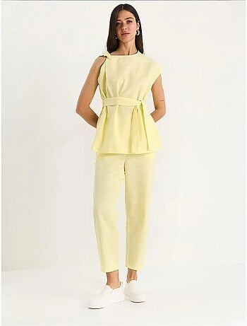 Ensemble deux pièces en lin avec ceinture et nœud aux épaules bianco lucci
