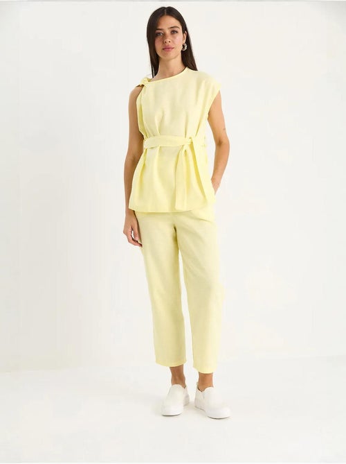 Ensemble deux pièces en lin avec ceinture et nœud aux épaules lucci - Kiabi Ensemble deux pièces en lin avec ceinture et nœud aux épaules lucci - Kiabi
