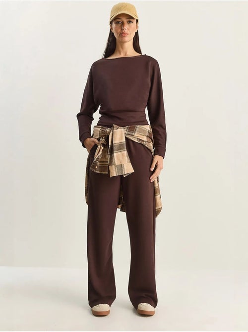 Ensemble deux pièces en maille à col asymétrique et taille haute lucci - Kiabi Ensemble deux pièces en maille à col asymétrique et taille haute lucci - Kiabi