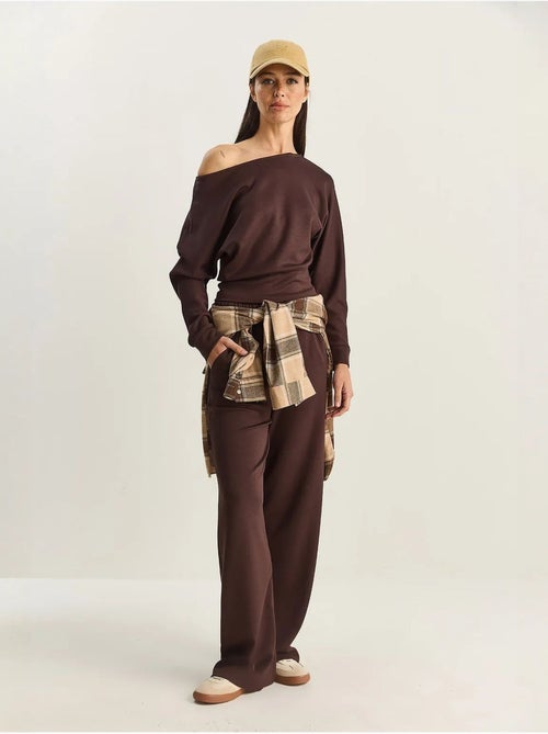 Ensemble deux pièces en maille à col asymétrique et taille haute lucci - Kiabi Ensemble deux pièces en maille à col asymétrique et taille haute lucci - Kiabi