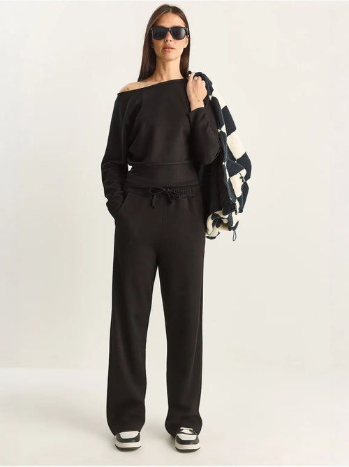 Ensemble deux pièces en maille à col asymétrique et taille haute lucci - Kiabi Ensemble deux pièces en maille à col asymétrique et taille haute lucci - Kiabi