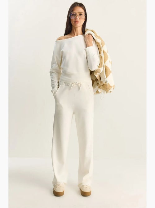 Ensemble deux pièces en maille à col asymétrique et taille haute lucci - Kiabi Ensemble deux pièces en maille à col asymétrique et taille haute lucci - Kiabi