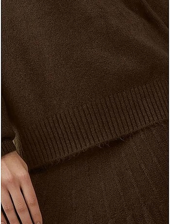 Ensemble deux pièces en tricot avec jupe et pull bdart