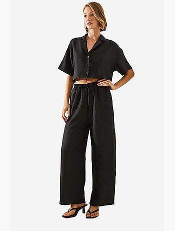 Ensemble deux pièces haut court à col veste et pantalon boutonné à poches lucci