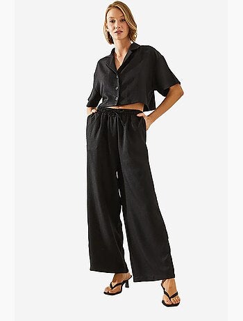 Ensemble deux pièces haut court à col veste et pantalon boutonné à poches lucci